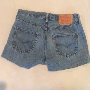 Vintage 501 Levi’s button fly cut off shorts sz 30